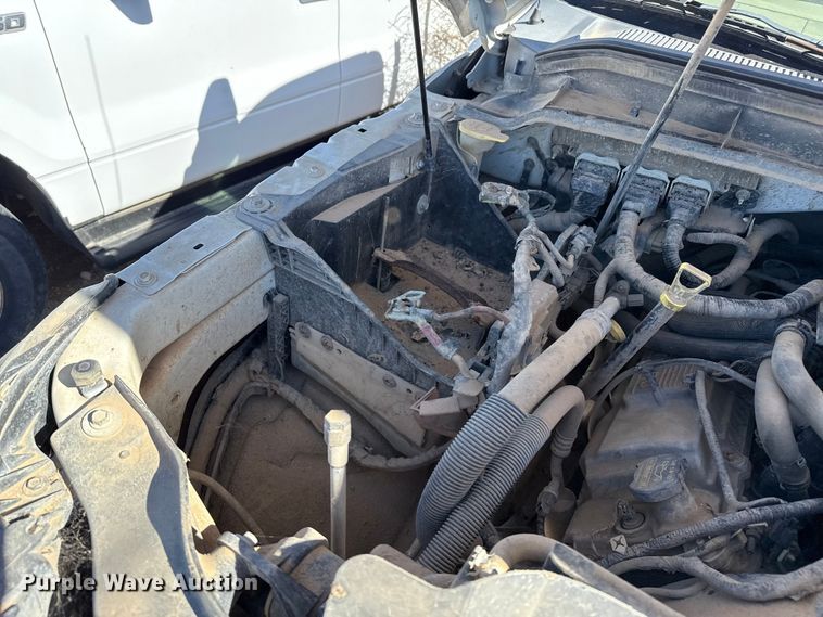 image for item EP0924 2011 Ford F350 flatbed pickup truck