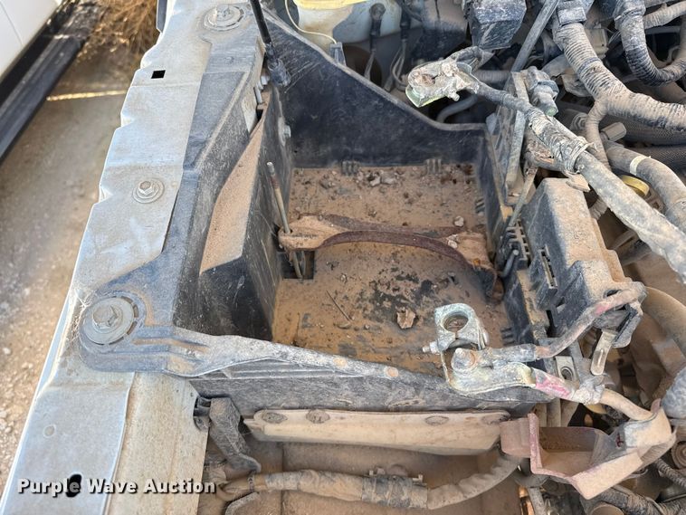 image for item EP0924 2011 Ford F350 flatbed pickup truck