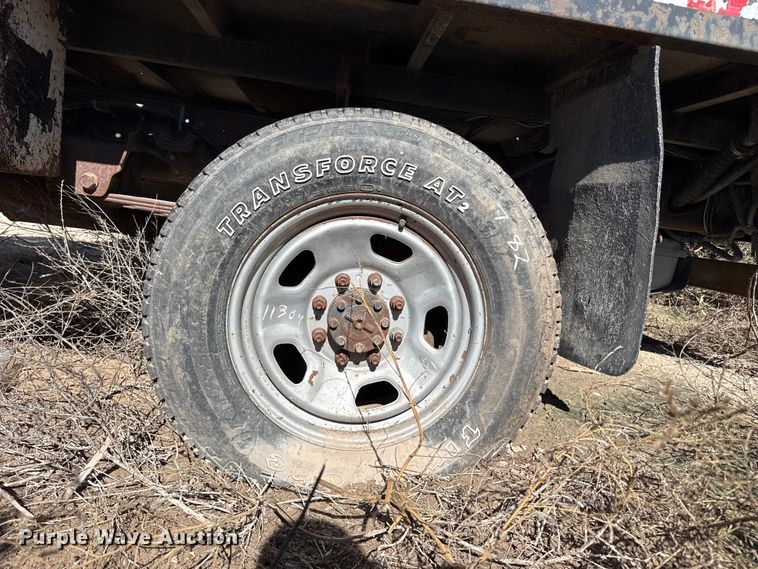 image for item EP0924 2011 Ford F350 flatbed pickup truck