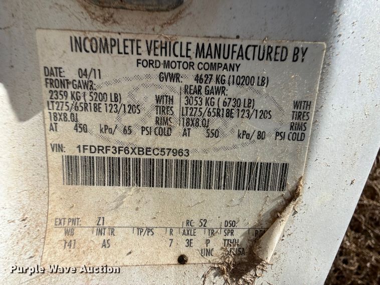 image for item EP0924 2011 Ford F350 flatbed pickup truck