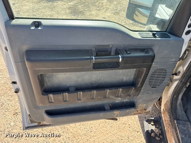 image for item EP0926 2015 Ford F250 SuperCab pickup truck