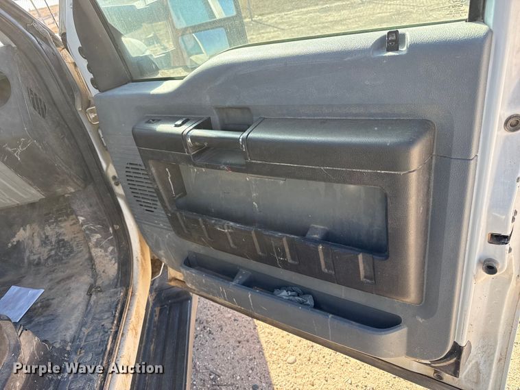 image for item EP0926 2015 Ford F250 SuperCab pickup truck