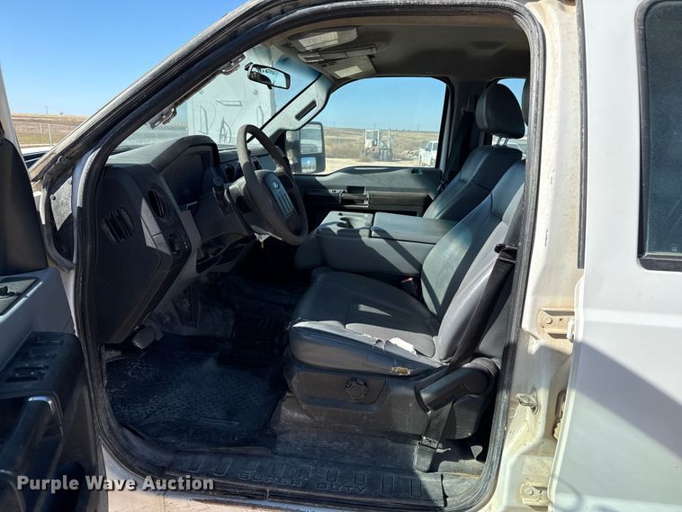 image for item EP0927 2013 Ford F250 Crew Cab pickup truck