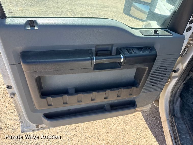 image for item EP0927 2013 Ford F250 Crew Cab pickup truck