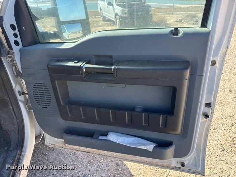 image for item EP0927 2013 Ford F250 Crew Cab pickup truck