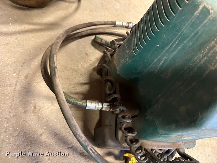 image for item EP0974 Greenlee 881 pipe bender