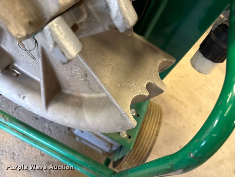 image for item EP0976 Greenlee 555 pipe bender