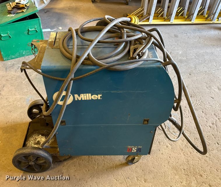 image for item EP2534 Miller Millermatic 350 welder