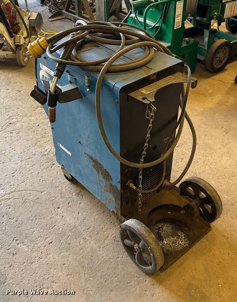 image for item EP2534 Miller Millermatic 350 welder
