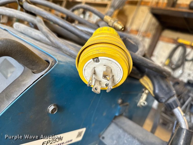 image for item EP2534 Miller Millermatic 350 welder