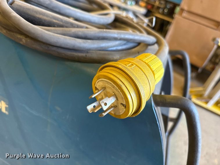 image for item EP2535 Miller Millermatic 350 welder