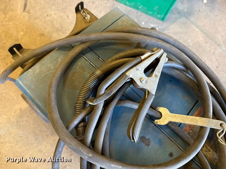 image for item EP2535 Miller Millermatic 350 welder