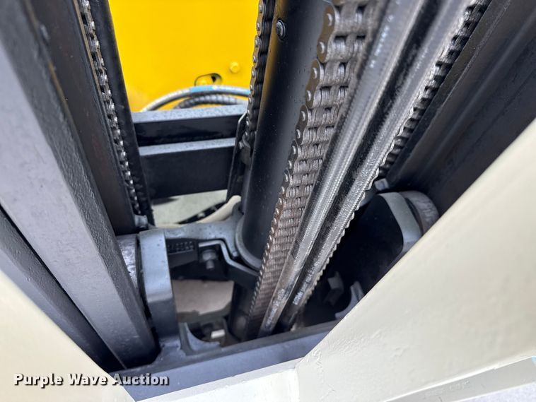 image for item EP2575 2019 Yale GLP050VXNKAE084 forklift