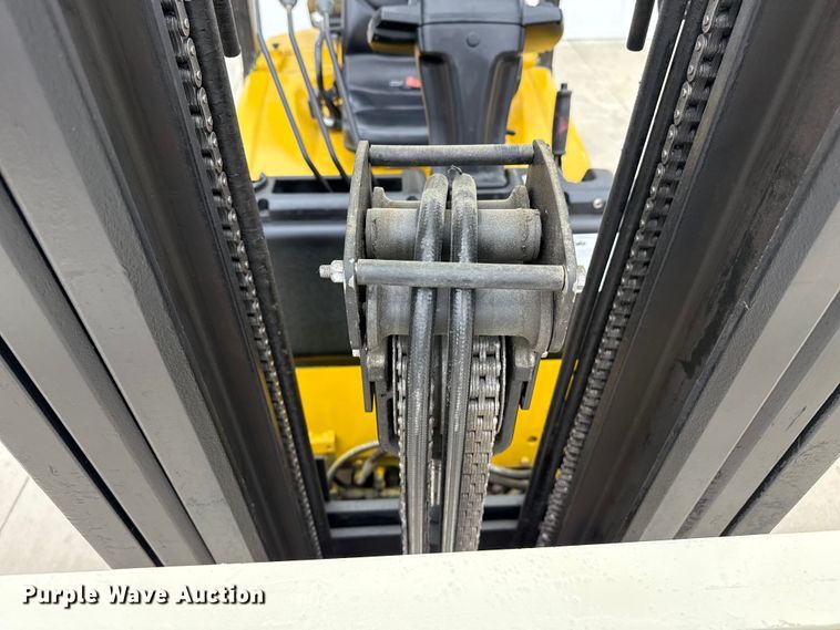 image for item EP2575 2019 Yale GLP050VXNKAE084 forklift