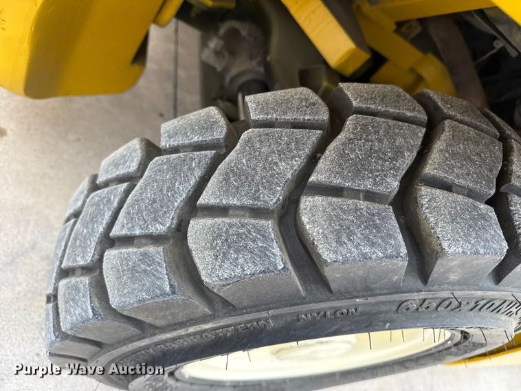 image for item EP2575 2019 Yale GLP050VXNKAE084 forklift