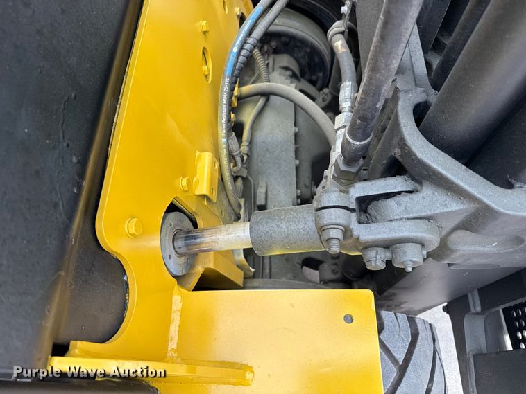 image for item EP2575 2019 Yale GLP050VXNKAE084 forklift