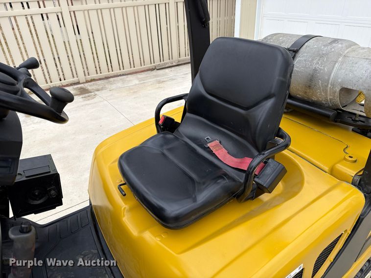 image for item EP2575 2019 Yale GLP050VXNKAE084 forklift