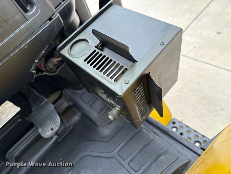 image for item EP2575 2019 Yale GLP050VXNKAE084 forklift