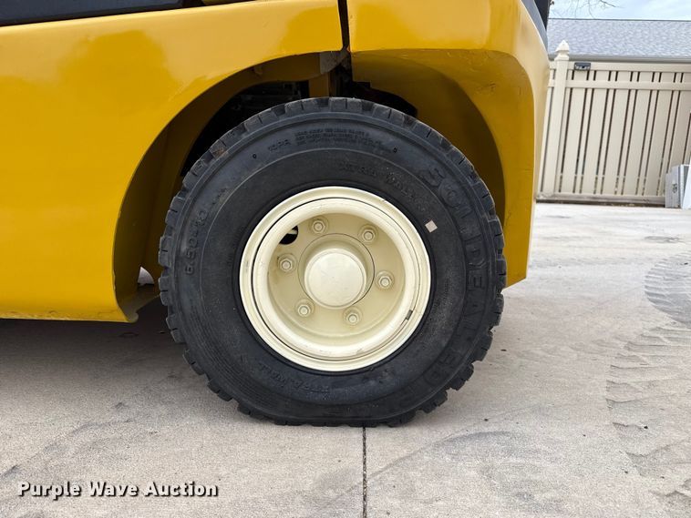 image for item EP2575 2019 Yale GLP050VXNKAE084 forklift