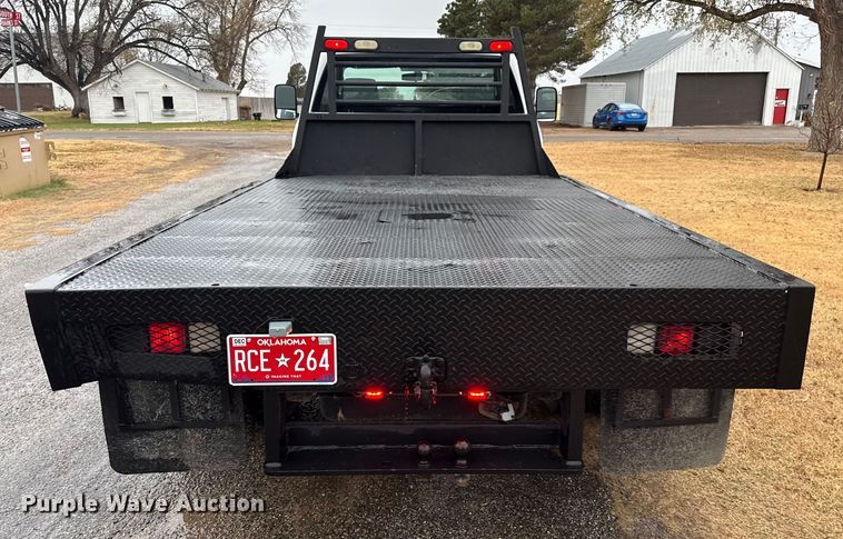 image for item EP2586 2017 Chevrolet Silverado 3500HD flatbed pickup truck