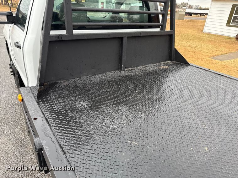 image for item EP2586 2017 Chevrolet Silverado 3500HD flatbed pickup truck