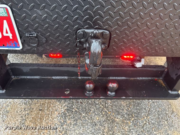 image for item EP2586 2017 Chevrolet Silverado 3500HD flatbed pickup truck