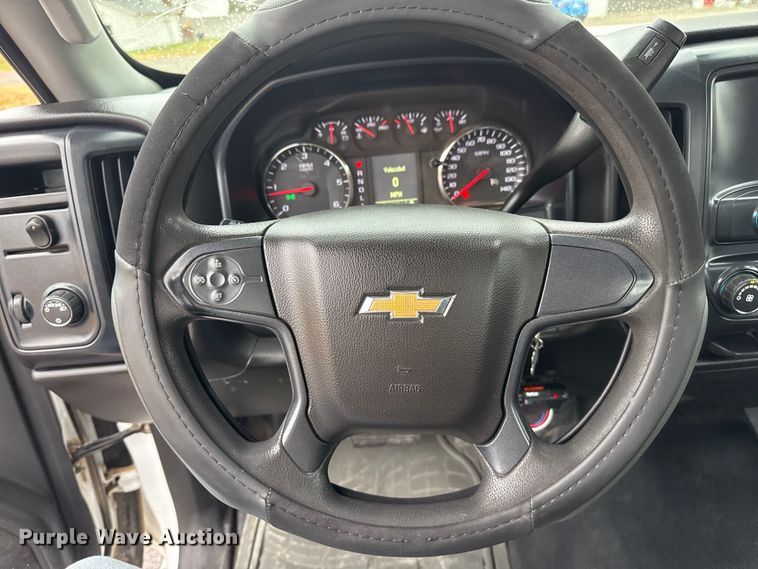 image for item EP2586 2017 Chevrolet Silverado 3500HD flatbed pickup truck