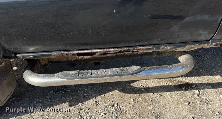 image for item ER0255 2006 GMC Sierra 3500 flatbed truck