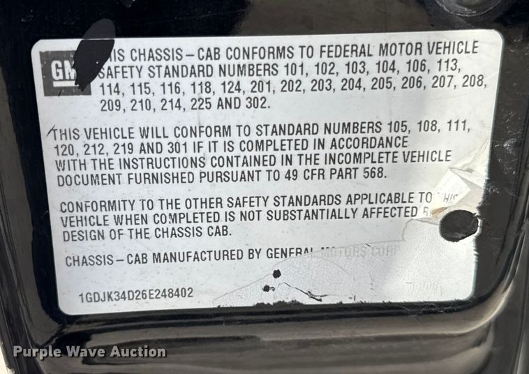 image for item ER0255 2006 GMC Sierra 3500 flatbed truck