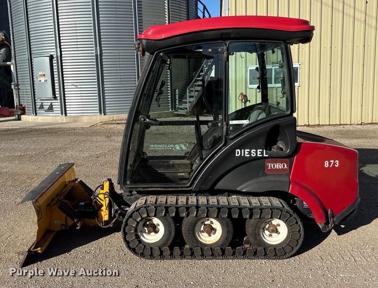 image for item ER0260 2007 Toro Groundsmaster 7200 with Polar Trac system