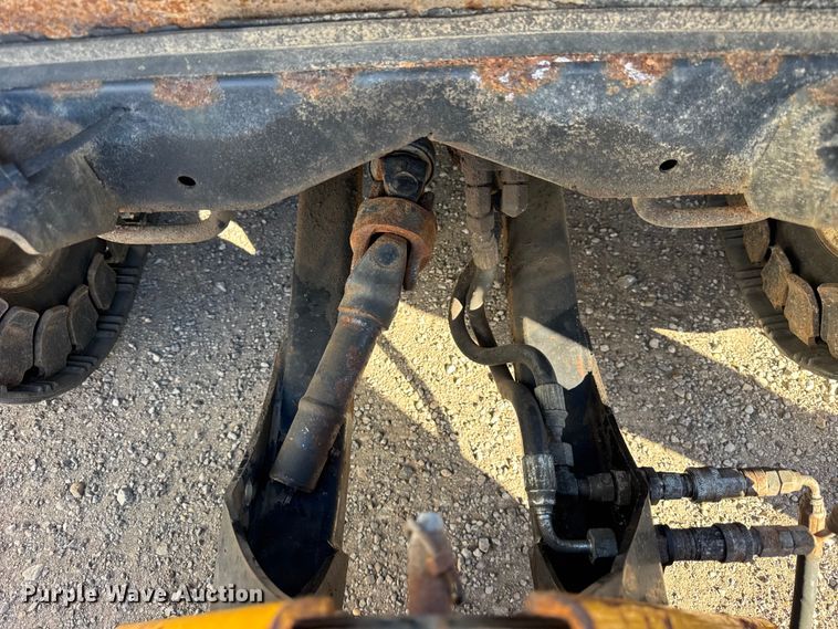 image for item ER0260 2007 Toro Groundsmaster 7200 with Polar Trac system