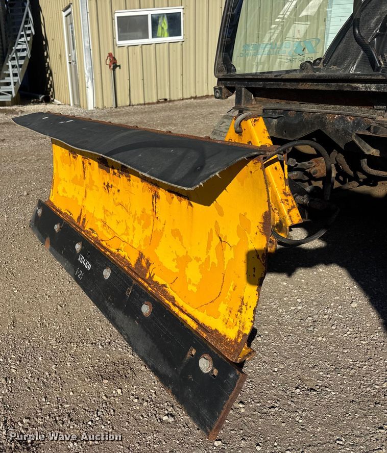 image for item ER0260 2007 Toro Groundsmaster 7200 with Polar Trac system