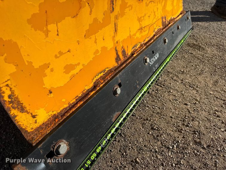 image for item ER0260 2007 Toro Groundsmaster 7200 with Polar Trac system