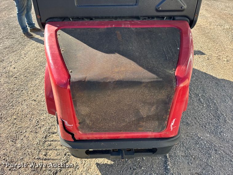 image for item ER0260 2007 Toro Groundsmaster 7200 with Polar Trac system