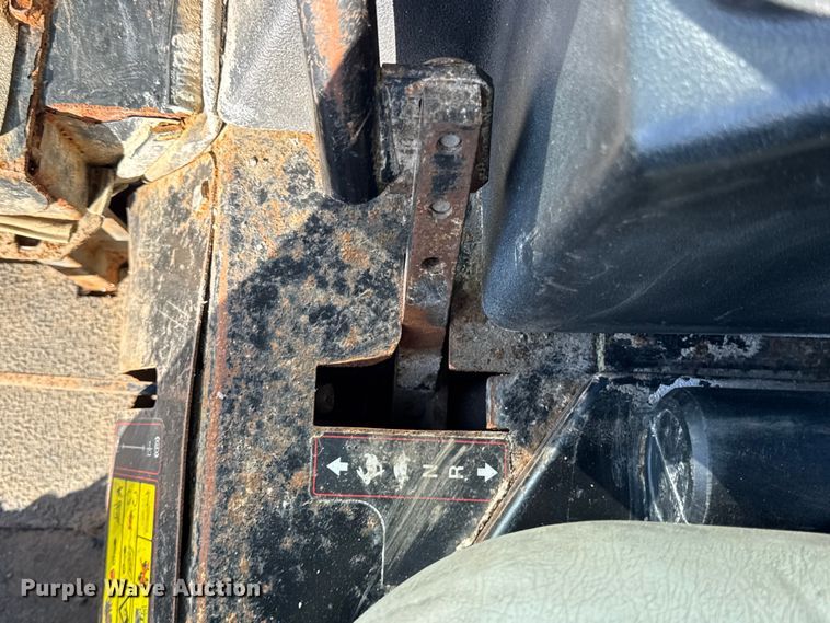 image for item ER0260 2007 Toro Groundsmaster 7200 with Polar Trac system