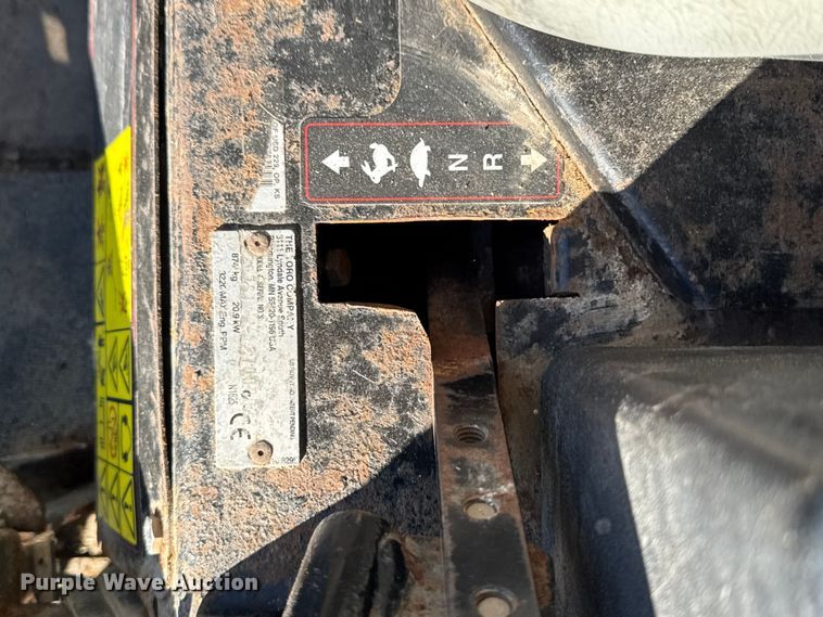 image for item ER0260 2007 Toro Groundsmaster 7200 with Polar Trac system