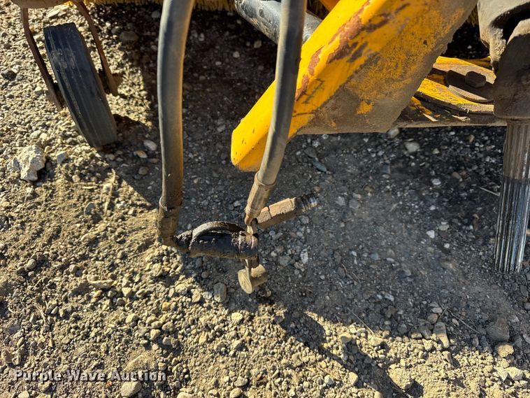 image for item ER0260 2007 Toro Groundsmaster 7200 with Polar Trac system