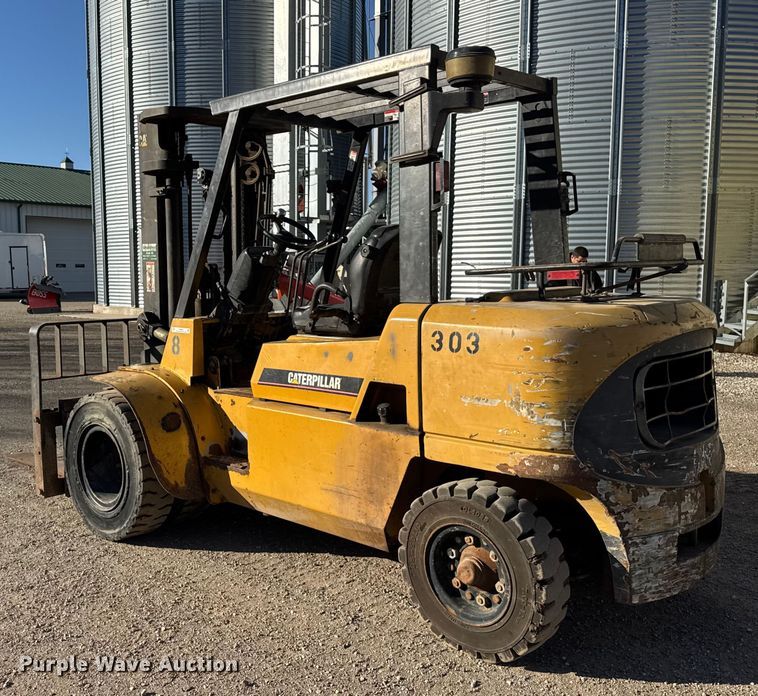 image for item ER0262 Caterpillar DP40KL forklift