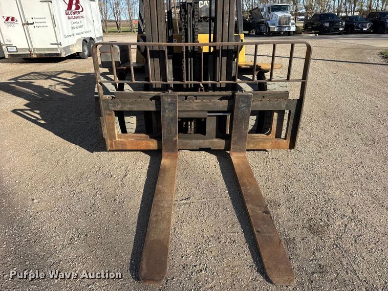 image for item ER0262 Caterpillar DP40KL forklift