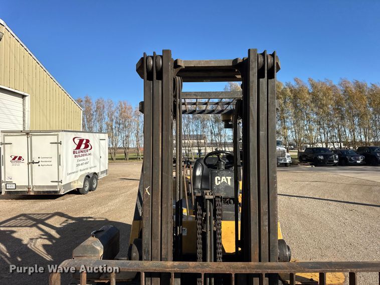 image for item ER0262 Caterpillar DP40KL forklift