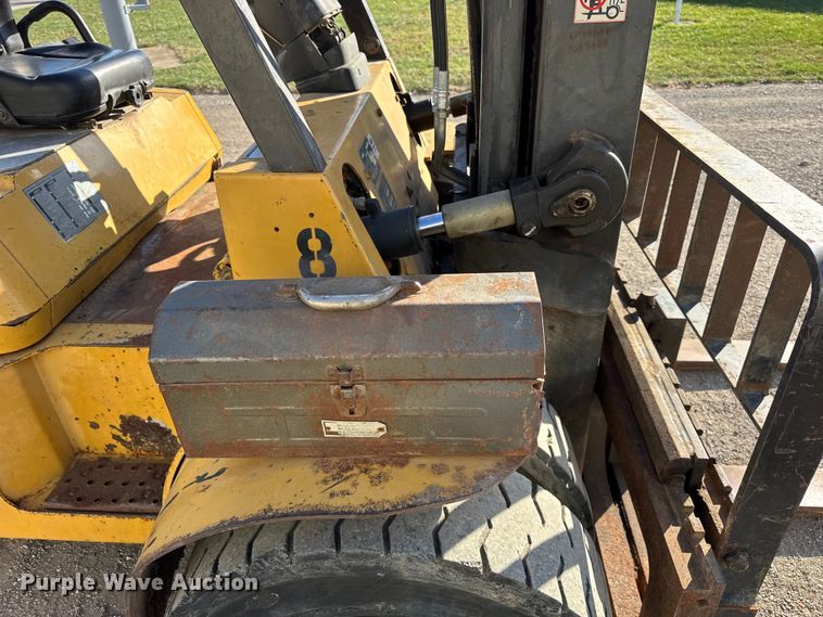 image for item ER0262 Caterpillar DP40KL forklift
