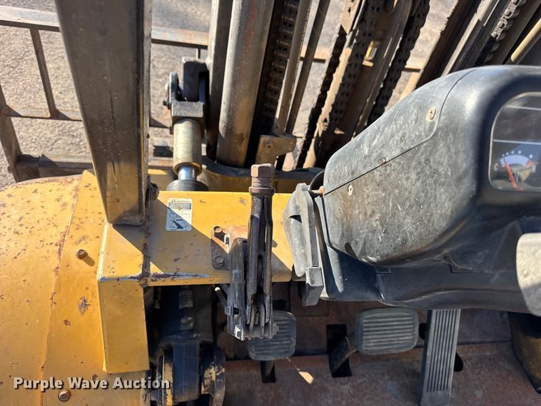 image for item ER0262 Caterpillar DP40KL forklift