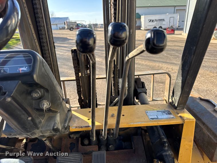 image for item ER0262 Caterpillar DP40KL forklift