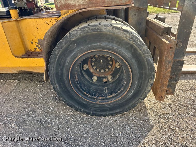 image for item ER0262 Caterpillar DP40KL forklift