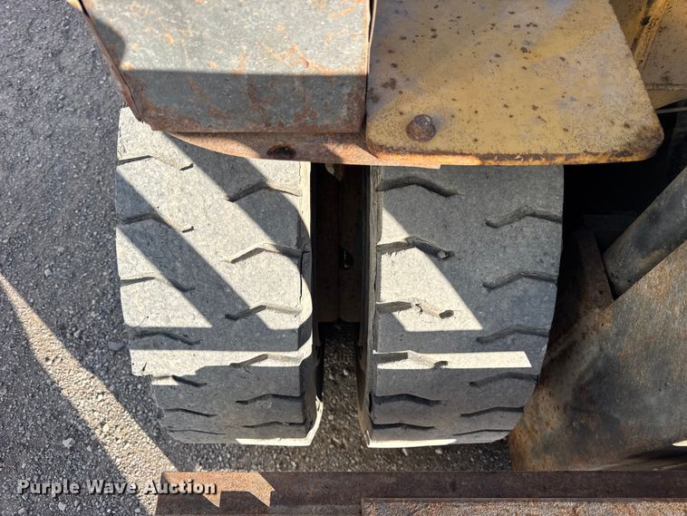 image for item ER0262 Caterpillar DP40KL forklift