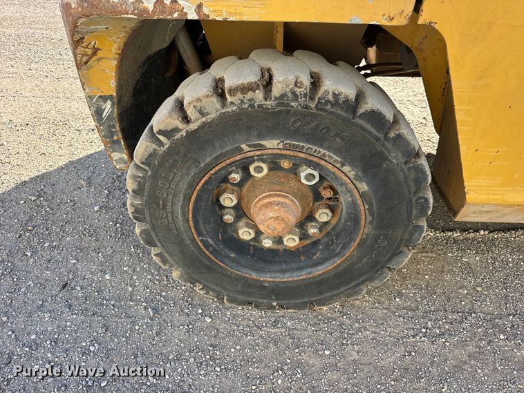 image for item ER0262 Caterpillar DP40KL forklift