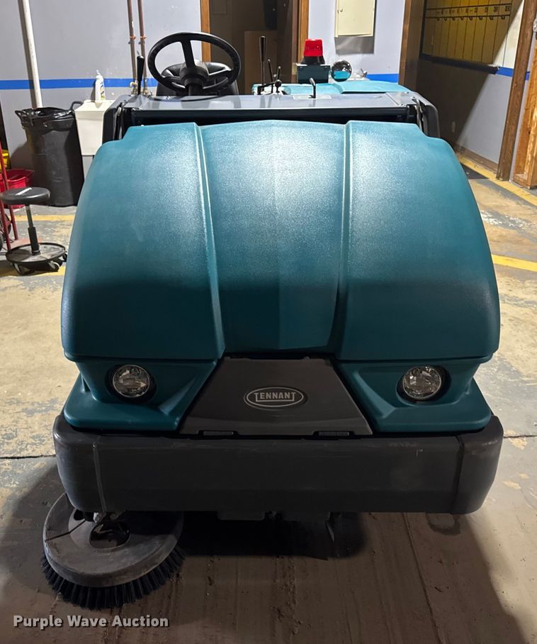 image for item ER0266 Tennant S20 sweeper