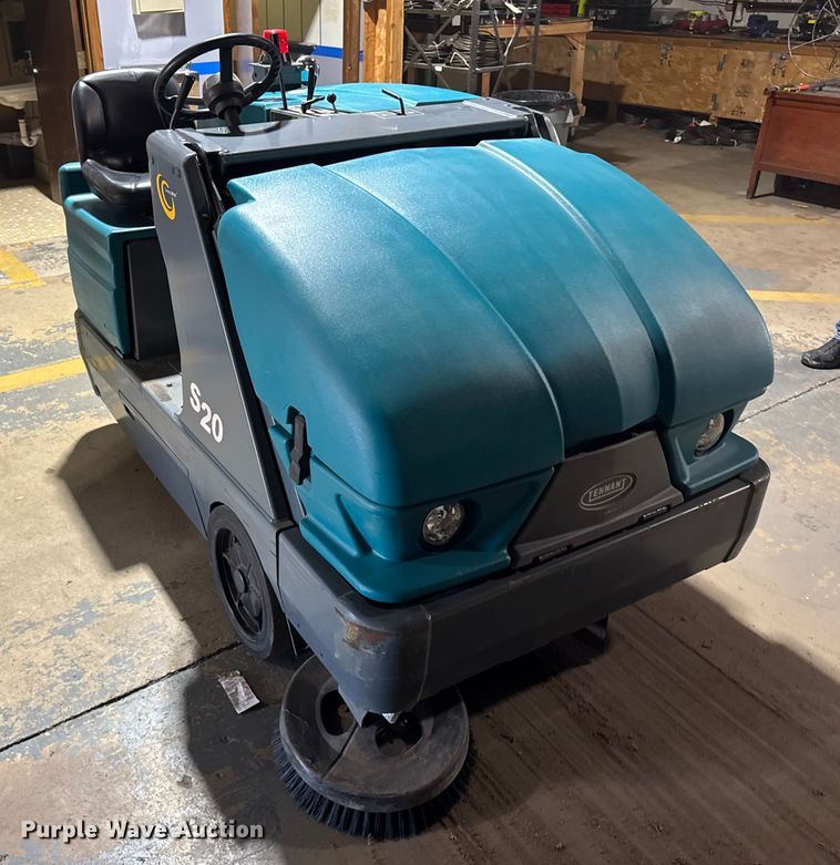 image for item ER0266 Tennant S20 sweeper