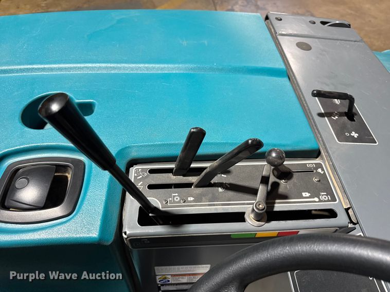 image for item ER0266 Tennant S20 sweeper