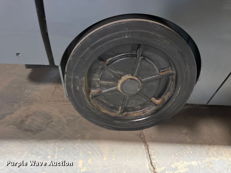 image for item ER0266 Tennant S20 sweeper